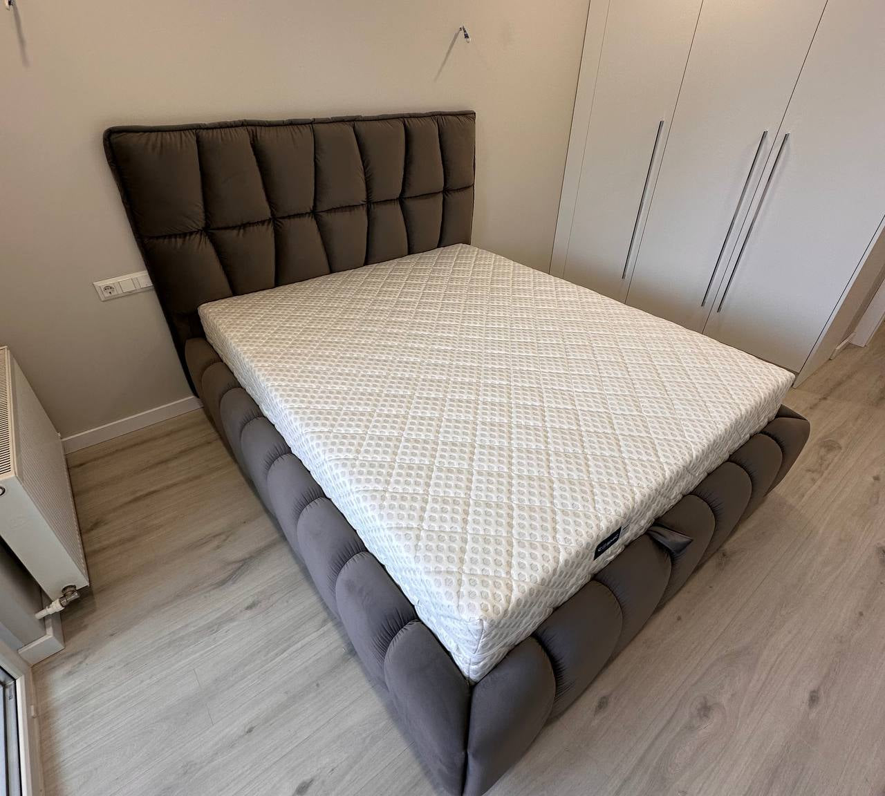 Pat Ferrero - Bedding