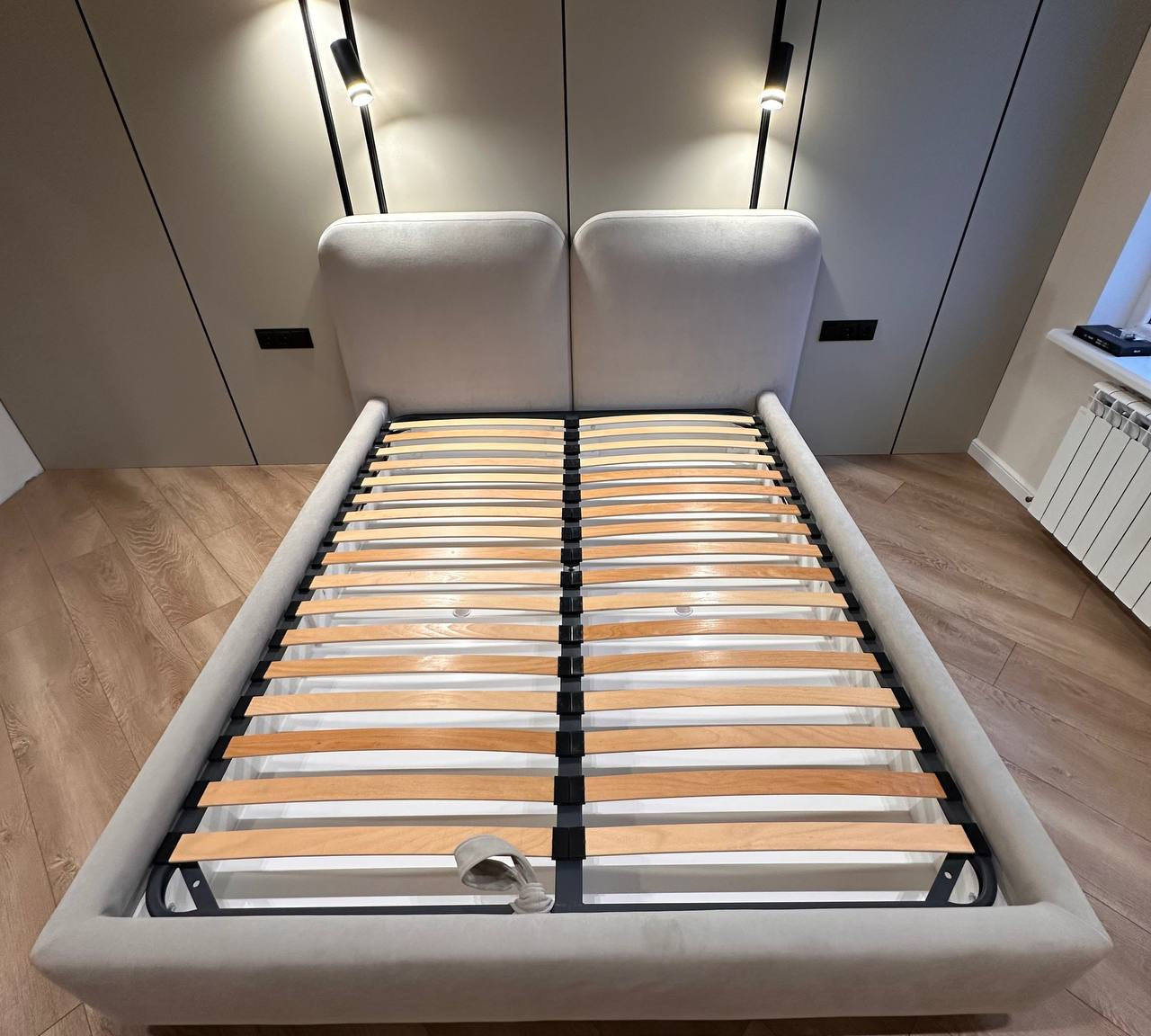 Pat Lorenzo - Bedding