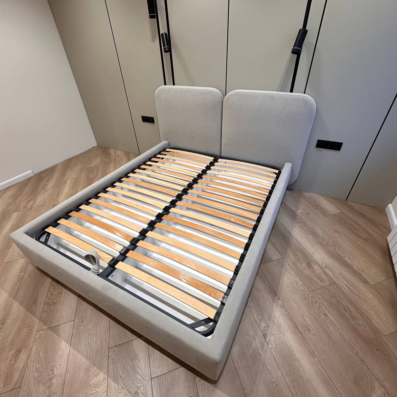 Pat Lorenzo - Bedding