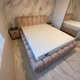 Pat Sienna - Bedding