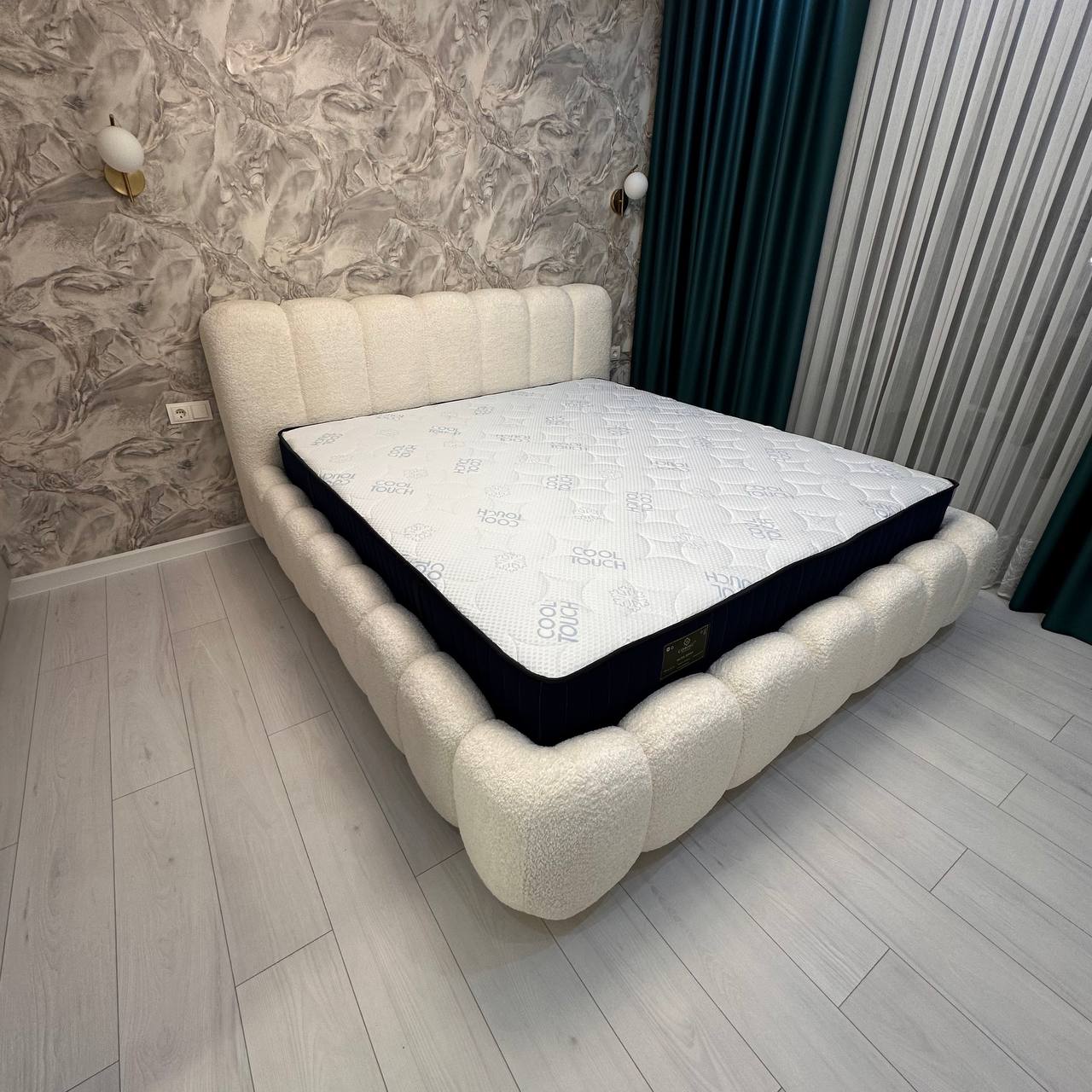 Pat Sienna - Bedding