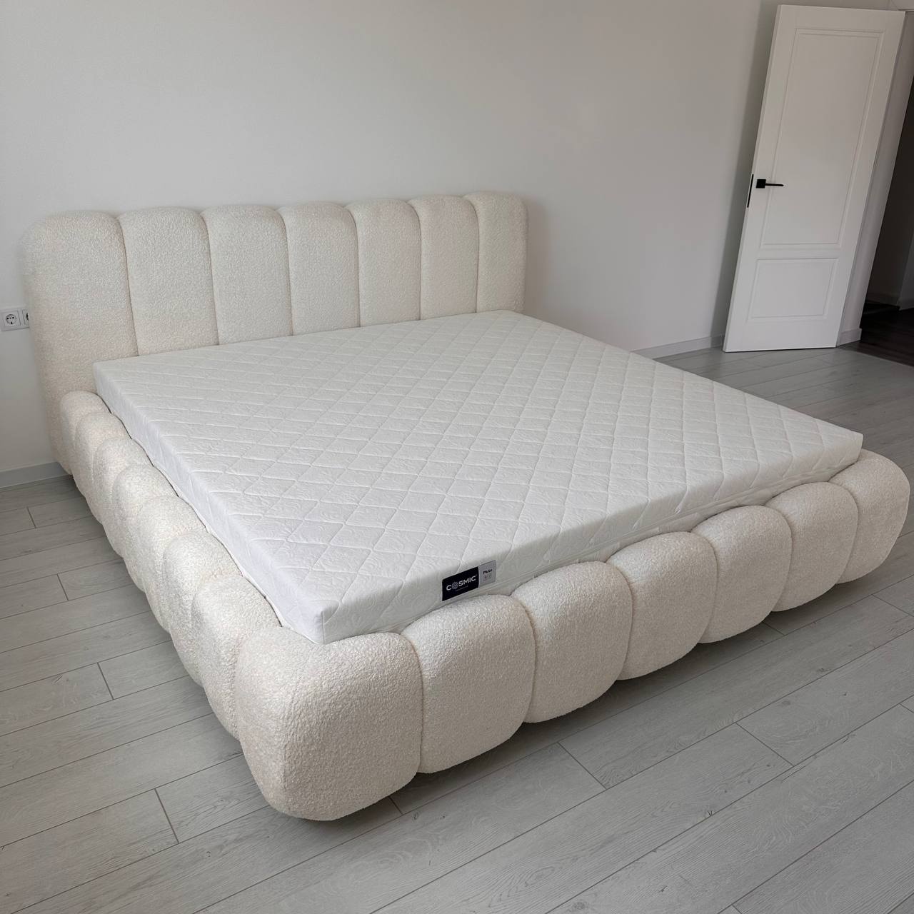 Pat Sienna - Bedding